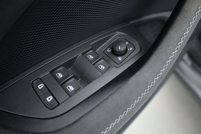 Skoda Kodiaq 1.5 TSI PHEV Sportline Business | Apple CarPlay & Android Auto | Pano | Adapt. Cruise | Trekhaak | Memory | 360cam | Dodehoekdetector