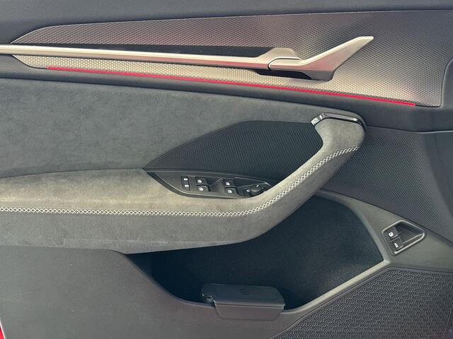 Skoda Kodiaq 1.5 TSI PHEV Sportline Business Elektrische stoelen met memory functie | Trekhaak | Verwarmbare voorstoelen