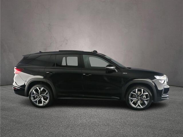 Skoda Kodiaq Sportline Business 1.5 TSI PHEV 204pk DSG Automaat Trekhaak, Panoramadak, Achteruitrijcamera, Adaptive cruise control, Elektriche achterklep, LED matrix koplampen