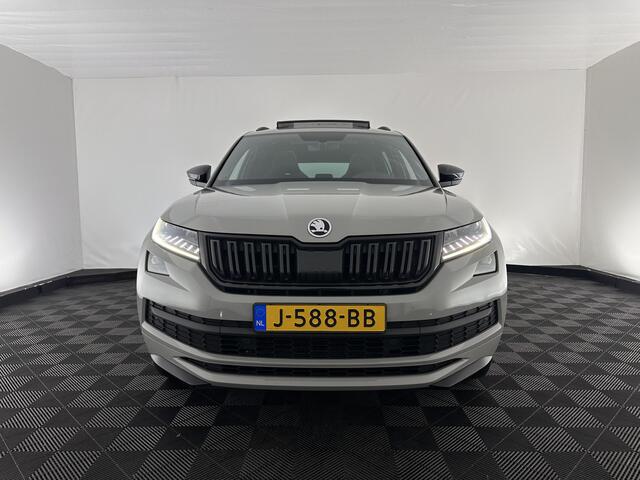 Skoda Kodiaq 1.5 TSI Sportline Business (INCL-BTW) Aut. *PANO | LEATHER-MICROFIBRE | FULL-LED | MEMORY-PACK | DIGI-COCKPIT | NAVI-FULLMAP | CAMERA | DAB+ | AMBIENT-LIGHT | KEYLESS | DAB+ | CARPLAY | PRIVACY-GLASS