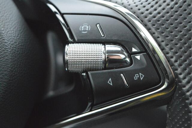 Skoda Kodiaq 1.5 TSI Busn. Ed NL-auto / Camera / Apple,android / Lmv 19" / Trekhaak