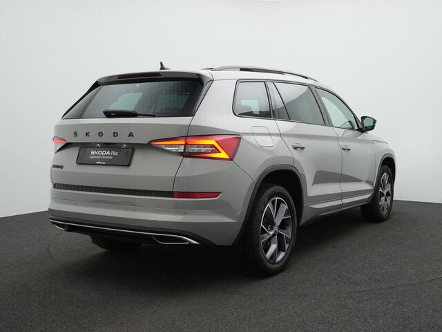 Skoda Kodiaq 7-zits 1.5 TSI 150 pk DSG Sportline Business | Panoramadak | Trekhaak | Geheugenstoel | Stuur-/stoelverwarming | Achteruitrijcamera