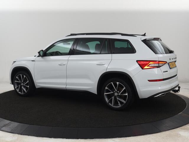 Skoda Kodiaq 1.5 TSI Sportline 7 Persoons | Panoramadak | Stoelverwarming | Trekhaak | Adaptive cruise | Carplay | Memory | 20 inch | Virtual Cockpit | Alcantara | Keyless | Navigatie