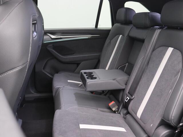 Skoda Kodiaq 1.5 TSI MHEV Sportline Business 7p 150PK DSG Pano-Schuifdak, Trekhaak, 360gr. Camera, 20" LM Velgen, Canton Audio, Memorystoelen, Side Assist, Keyless, Virtual Pedal, Winter Pakket, Matrix LED-Verlichting