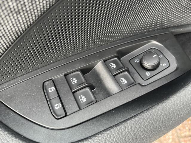 Skoda Kodiaq 1.5 TSI PHEV Business Edition / AUTOMAAT/ PANO/ FABRIEKSGARANTIE TM 8-2029/ TREKHAAK/ CAMERA/ PARK. SENSOREN/ MEMORY SEATS/ ELEK. ACHTERKLEP/ STOELVERWARM./ SMARTLINK/ ADAPT. CRUISE/ NAVI/ CLIMA/ DAB/ 18" LMV