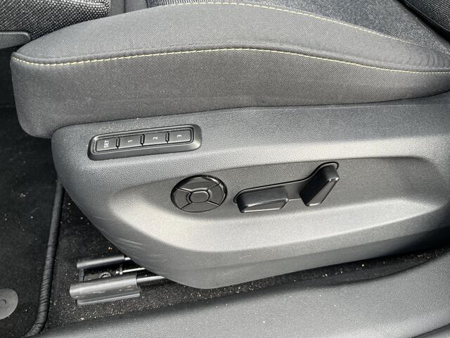 Skoda Kodiaq 1.5 TSI PHEV Business Edition / AUTOMAAT/ PANO/ FABRIEKSGARANTIE TM 8-2029/ TREKHAAK/ CAMERA/ PARK. SENSOREN/ MEMORY SEATS/ ELEK. ACHTERKLEP/ STOELVERWARM./ SMARTLINK/ ADAPT. CRUISE/ NAVI/ CLIMA/ DAB/ 18" LMV