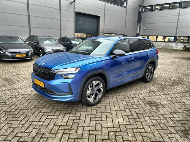 Skoda Kodiaq 1.5 TSI 204pk DSG PHEV Sportline Business · Panoramadak · Wegklapbare Trekhaak · Camera · Keyless · Dodehoek Detectie · Canton Audio · 19'' Inch · Garantie t/m 22-05-2029 of 100.000km