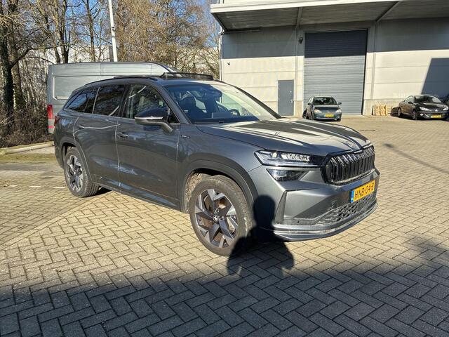 Skoda Kodiaq 1.5 TSI PHEV 204pk Sportline Business · Panoramadak · Camera · Trekhaak · Matrix LED · Canton Audio · Side Assist · Elek. Voorstoelen + Geheugen · Garantie t/m 14-05-2029 of 100.000km