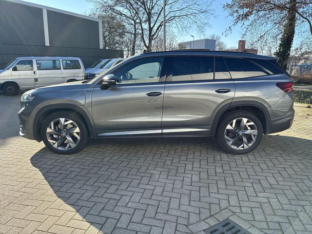 Skoda Kodiaq 1.5 TSI PHEV 204pk Sportline Business · Panoramadak · Camera · Trekhaak · Matrix LED · Canton Audio · Side Assist · Elek. Voorstoelen + Geheugen · Garantie t/m 14-05-2029 of 100.000km