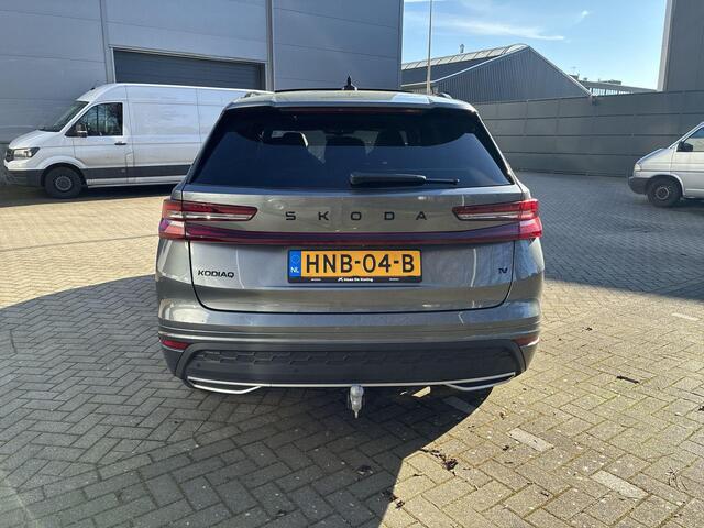 Skoda Kodiaq 1.5 TSI PHEV 204pk Sportline Business · Panoramadak · Camera · Trekhaak · Matrix LED · Canton Audio · Side Assist · Elek. Voorstoelen + Geheugen · Garantie t/m 14-05-2029 of 100.000km