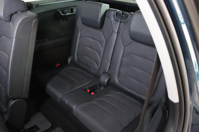 Skoda Kodiaq 1.5 TSI Business Edition Plus 7-Persoons Trekhaak, Stoel/stuurverwarming, Apple CarPlay/Android Auto, Led, ACC, Camera, Memory,