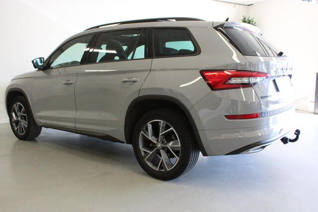 Skoda Kodiaq 1.5 TSI Sportline Business 7p. | PANO-DAK | ACC | STOEL-VERW | CAMERA | DAB | 19'LMV | CARPLAY | TREKHAAK |