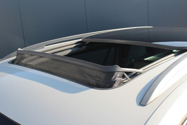 Skoda Kodiaq 1.5 TSI Sportline Business | Incl. 12 maanden garantie | Trekhaak | Schuif/kantel dak | Premium audio | Stoelverwarming | Stuurverwarming | Cruise control | Apple Carplay/Android Auto | Climate control | Bluetooth | Airco | Elektrische achterklep