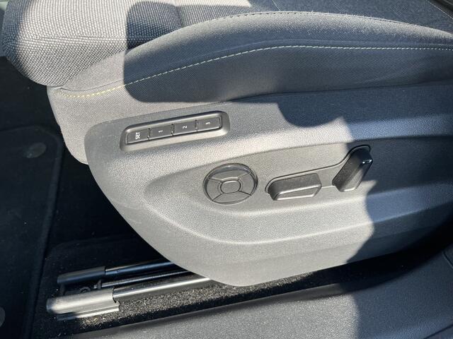 Skoda Kodiaq 1.5 TSI PHEV Selection / AUTOMAAT/ GARANTIE TM 11-2027/ CAMERA/ PARK. SENSOREN/ MEMORY SEATS/ DODE HOEK/ SMARTLINK/ STOEL-STUURVERWARM./ LED/ ELEK. ACHTERKLEP/ KEYLESS/ ADAPT. CRUISE/ NAVI/ CLIMA/ DAB