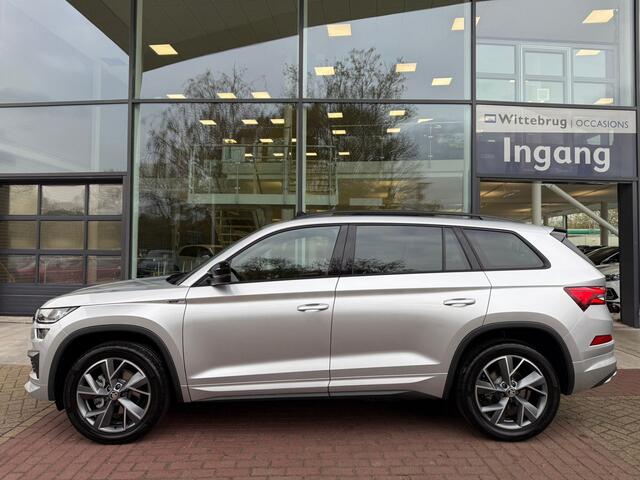 Skoda Kodiaq 1.5 TSI Sportline Business 7p. / Panoramadak / Zwenkbare trekhaak / Fabrieksgarantie t/m 06-2028
