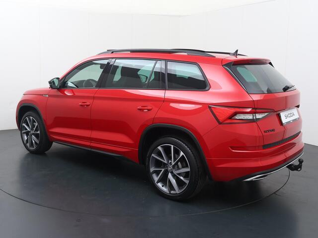 Skoda Kodiaq 1.5 TSI Sportline Business 7p. | 150 PK | Automaat | Trekhaak | Panoramadak | Derde zitrij | Alcantara stoelbekleding| Dodehoek detectie | 20" LM velgen |