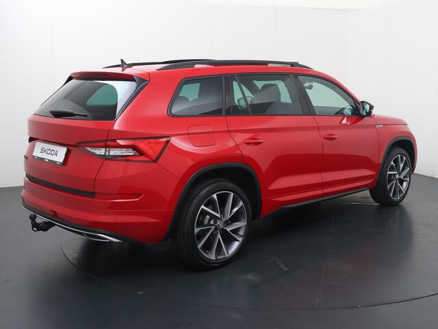 Skoda Kodiaq 1.5 TSI Sportline Business 7p. | 150 PK | Automaat | Trekhaak | Panoramadak | Derde zitrij | Alcantara stoelbekleding| Dodehoek detectie | 20" LM velgen |