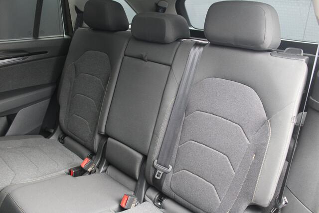 Skoda Kodiaq 1.5 TSI MHEV Business Edition 7p. | incl. 12 maand garantie | Pano | Stoelverwarming | Carplay | Navi | Lane assist | Adaptive cruise | Dodehoek detector | Front assist | LED | PDC V+A | Camera | Elektr. kofferklep | Schakelflippers |