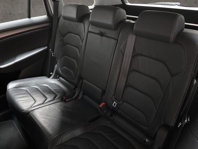 Skoda Kodiaq 1.4 TSI Sport (APPLE CARPLAY, GROOT NAVI, LEDER, STOELVERWARMING, SPORTSTOELEN, ADAPTIVE CRUISE, LED KOPLAMPEN, NIEUWSTAAT)