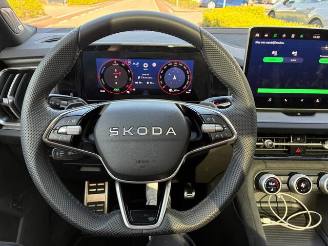 Skoda Kodiaq 1.5 TSI PHEV Sportline Business / Elek. Trekhaak / Pano dak / Elek. Bestuurderstoel / 20 Inch velgen