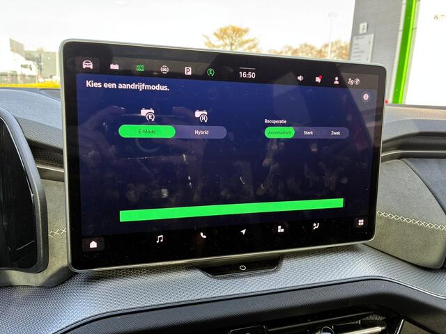 Skoda Kodiaq 1.5 TSI PHEV Sportline Business / Elek. Trekhaak / Pano dak / Elek. Bestuurderstoel / 20 Inch velgen