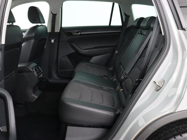 Skoda Kodiaq 1.5 TSI Business Edition | Trekhaak | Half leder | Keyless | Carplay | Canton Sound | Sfeerverlichting | Navigatie | Camera | Cruise control | Full LED | Bluetooth | Climate control