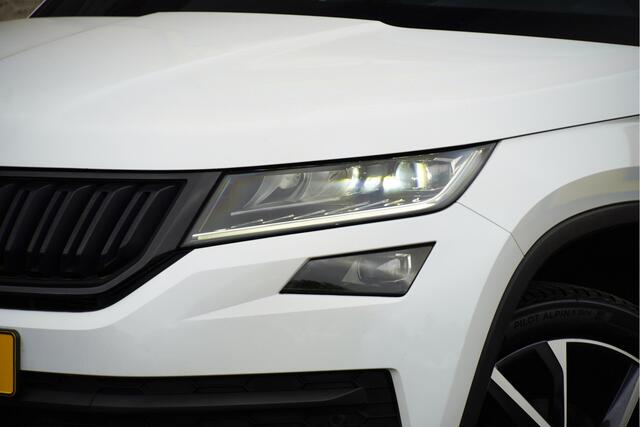 Skoda Kodiaq 1.5 TSI 150PK! Automaat Sportline Business BJ2020 Lmv 20" | Led V+A | Pdc | Achteruitrijcamera | App-Connect | Navi | Virtual cockpit | Climate control | Cruise control | Elek. Be stoel+Mem | Sportstoelen/Sportstuur | Verwarmde voorstoelen | Zwarte hemel