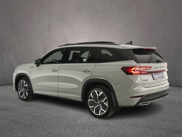 Skoda Kodiaq Sportline Business 1.5 TSI PHEV 204pk DSG Automaat Trekhaak, Panoramadak, Adaptive cruise control, Achteruitrijcamera, Elektrische achterklep