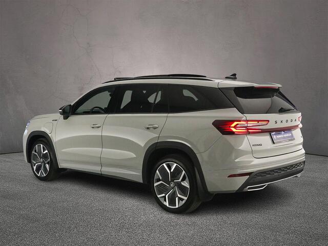 Skoda Kodiaq Sportline Business 1.5 TSI PHEV 204pk DSG Automaat Trekhaak, Panoramadak, Adaptive cruise control, Achteruitrijcamera, LED matrix koplampen