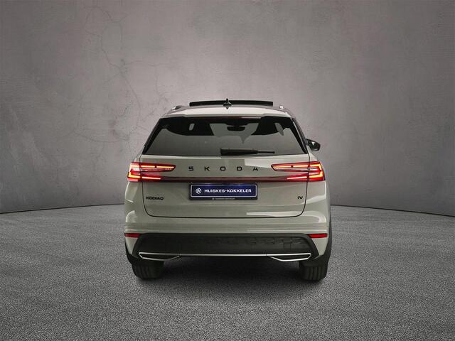 Skoda Kodiaq Sportline Business 1.5 TSI PHEV 204pk DSG Automaat Trekhaak, Panoramadak, Adaptive cruise control, Achteruitrijcamera, LED matrix koplampen