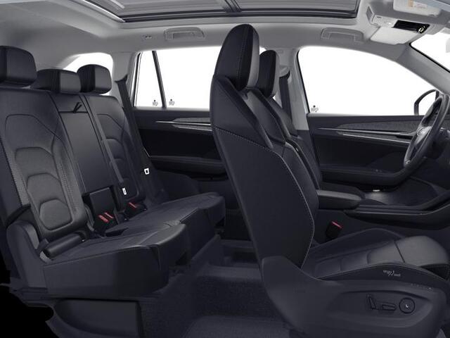 Skoda Kodiaq 1.5 TSI PHEV Business Edition Plus | Panoramadak | Leder | Trekhaak | 360 camera | Light & View | Adaptief onderstel | Canton Sound |