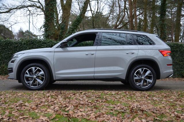 Skoda Kodiaq 1.5 TSI Sportline Business 7 Persoons Navi/Led/Ecc/Pdc/Stoel &Stuurverwarming/Achteruitrij-camera/Half-Leer/Privacy-Glass/Cruise control adaptief/Trekhaak-Afnb/Elektrisch Verstel bestuurdersstoel met geheugen/Virtual Cockpit
