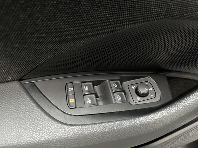 Skoda Kodiaq 1.5 TSI PHEV Selection / AUTOMAAT/ GARANTIE TM 01-2028/ TREKHAAK/ PARK.SENSOR.V+A/ CAMERA/ STUUR+STOELVERWARM.V+A/ MEMORY SEAT/ DODEHOEK/ ACC/ ELEK.ACHTERKLEP/ SMARTLINK/ HEAD-UP/ RIJ-MODI/ NAVI/ DAB/ 18'' LMV