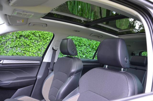 Skoda Kodiaq 1.5 TSI Business Edition Plus 7 Persoons. Automaat/Navi/Led/Ecc/Pdc/Achteruitrij-camera/Stoelverwarming/Half-Leer/Panoramadak/Privacy-Glass/Cruise control/Elektrisch verstelbare stoelen