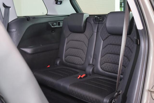 Skoda Kodiaq 1.5 TSI Business Edition 7-Persoons Trekhaak, Canton audio, Mooie kleur!