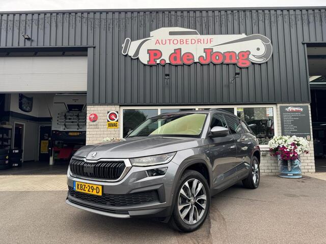 Skoda Kodiaq 1.5 TSI TOUR editie Carplay Stoelverwarming Deurbeschermers ACC Zonnescherm erg vol!