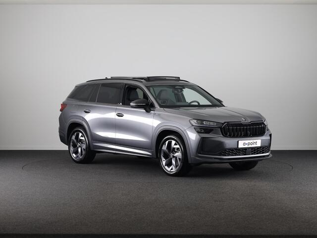 Skoda Kodiaq 1.5 TSI PHEV Sportline Business 204 pk Automaat (DSG) | Verlengde garantie | Panoramadak | Trekhaak (wegklapbaar) | Parkeersensoren | Achteruitrijcamera | Stoelverwarming v/a |