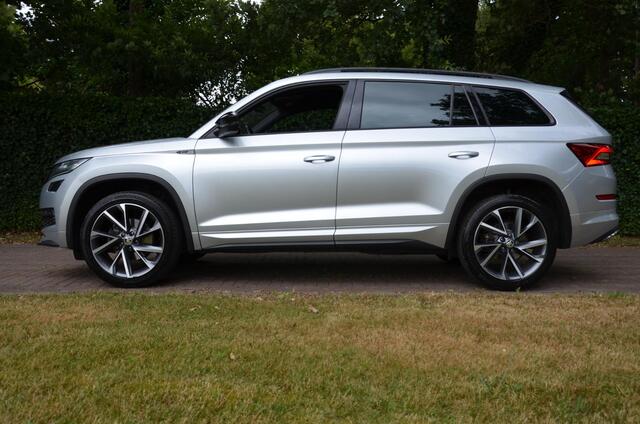 Skoda Kodiaq 1.5 TSI Sportline Business Automaat/Navi/Led/Ecc/Pdc/Achteruitrij-camera/Stoelverwarming/Half-Leer/Privacy-Glass/Cruise control adaptief/Elektrisch verstelb. bestuurdersstoel met geheugen