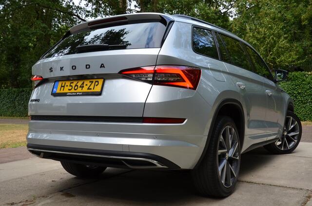 Skoda Kodiaq 1.5 TSI Sportline Business Automaat/Navi/Led/Ecc/Pdc/Achteruitrij-camera/Stoelverwarming/Half-Leer/Privacy-Glass/Cruise control adaptief/Elektrisch verstelb. bestuurdersstoel met geheugen