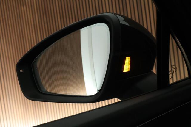 Skoda Kodiaq 1.5 TSI 204pk PHEV Sportline Business Trekhaak Camera Canton LED Memory Stoelverwarming Panoramadak Navigatie