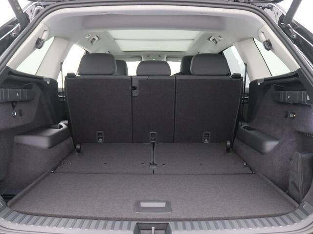 Skoda Kodiaq 1.5 TSI MHEV Business Edition Plus 7p. 150PK DSG Panoramadak, Trekhaak wegklapbaar, 19" LM velgen, Matrix LED verlichting, Achteruitrijcamera, Keyless, Elektr. Achterklep