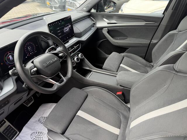 Skoda Kodiaq 1.5 TSI PHEV Sportline Business AFNEEMBARE TREKHAAK | SFEER VERLICHTING | VIRTUAL DISPLAY | CAMERA | MATRIX LED KOPLAMPEN | ADAPTIEVE CRUISE | DODEHOEK DETECTIE | ELEKTRISCH VERSTELBARE STOELEN | KEYLESS | VERWARMDE STOELEN/STUUR || NAVIGATIE |
