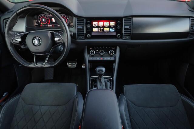 Skoda Kodiaq 1.5 TSI Sportline Business 7p. 150PK / 110kW DSG, Door ons geleverd en onderhouden, 7 zitplaatsen, achteruitrijcamera (Rear View), parkeersensoren voor en achter (PDC), verwarmbare voorstoelen, verwarmbare achterbank, verwarmbaar multifunctioneel lederen stuurwiel, panoramadak, trekhaak, elektrische achterklep, sportstoelen, navigatie, adaptieve cruise control (ACC), 19" LMV, elektrisch verstel-, verwarm- en inklapbare buitenspiegels, elektrisch verstelbare bestuurdersstoel met geheugenfunctie etc.