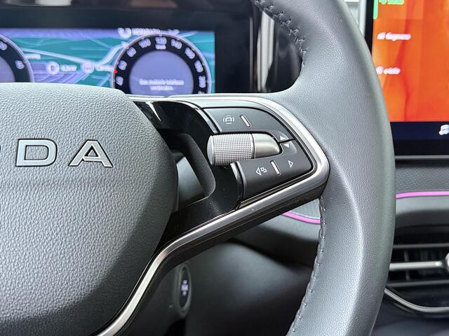 Skoda Kodiaq 1.5 TSI PHEV Business Edition | 204 PK | SoH 100 % | Trekhaak wegklapbaar | Adaptive Cruise Control | Achteruitrijcamera | Panoramadak | Dodehoek detectie | Keyless Entry | Elektrische achterklep | Navigatiesysteem | Stoelverwarming |