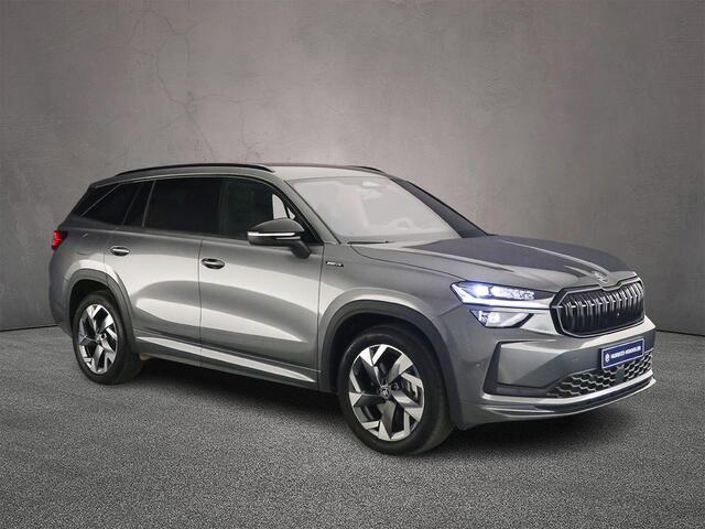 Skoda Kodiaq 1.5 TSI PHEV Sportline Business 204pk DSG Automaat, Adaptive cruise control, Verwarmde voorruit, Stoelverwarming, Stuurverwarming, Achteruitrijcamera, Matrix LED koplampen, Parkeersensoren
