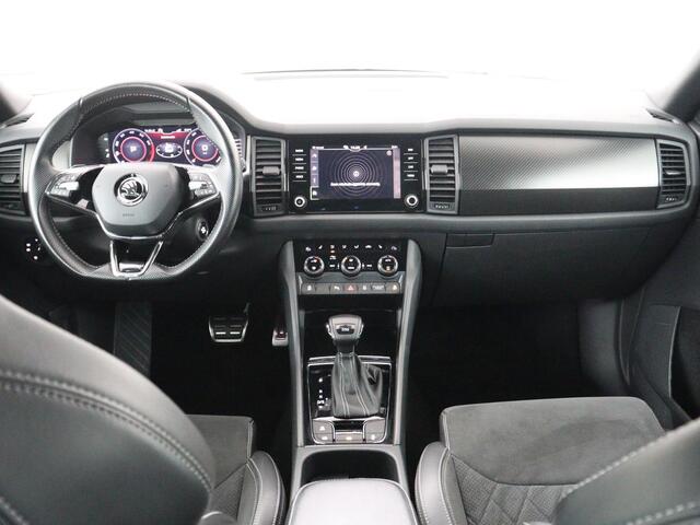 Skoda Kodiaq 1.5 TSI Sportline Business | Leder/alcantara | Memory | Stuur/stoelverwarming | Carplay | Sfeerverlichting | Camera | Park assist | Climate control |