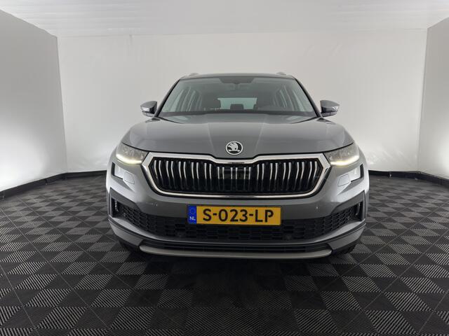 Skoda Kodiaq 1.5 TSI Business Edition [7-Pers.] (INCL.BTW) Aut. *LEATHER-FABRIC | FULL-LED | DIGI-COCKPIT | ADAPTIVE-CRUISE | HEATED-COMFORTSEATS | CAMERA | KEYLESS | NAVI-FULLMAP | AMBIENT-LIGHT | DAB+ | SHIFT-PADDLES | ECC | PDC | 19''AL