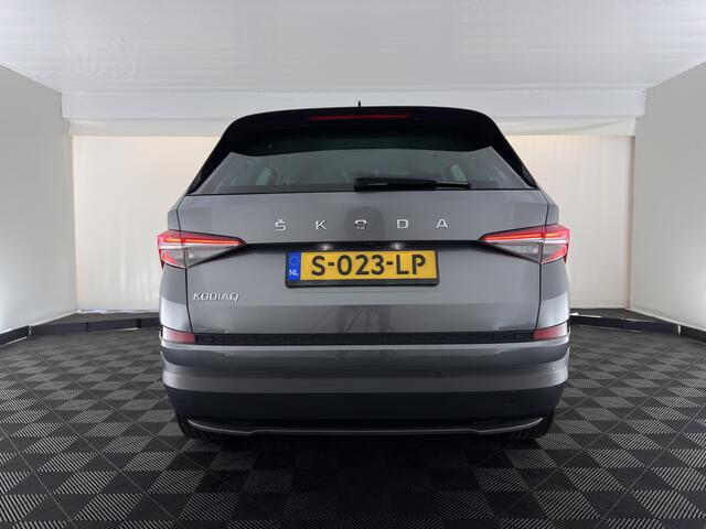Skoda Kodiaq 1.5 TSI Business Edition [7-Pers.] (INCL.BTW) Aut. *LEATHER-FABRIC | FULL-LED | DIGI-COCKPIT | ADAPTIVE-CRUISE | HEATED-COMFORTSEATS | CAMERA | KEYLESS | NAVI-FULLMAP | AMBIENT-LIGHT | DAB+ | SHIFT-PADDLES | ECC | PDC | 19''AL