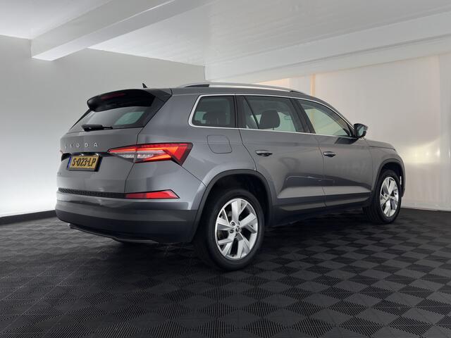 Skoda Kodiaq 1.5 TSI Business Edition [7-Pers.] (INCL.BTW) Aut. *LEATHER-FABRIC | FULL-LED | DIGI-COCKPIT | ADAPTIVE-CRUISE | HEATED-COMFORTSEATS | CAMERA | KEYLESS | NAVI-FULLMAP | AMBIENT-LIGHT | DAB+ | SHIFT-PADDLES | ECC | PDC | 19''AL