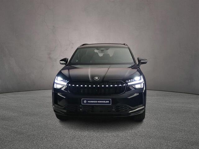 Skoda Kodiaq 1.5 TSI PHEV Sportline Business 204pk DSG Automaat, Trekhaak, Panoramadak, Stoelverwarming, Stuurverwarming, Achteruitrijcamera, Matrix LED koplampen, Elektrische achterklep, Parkeersensoren, Navigatie, App-connect